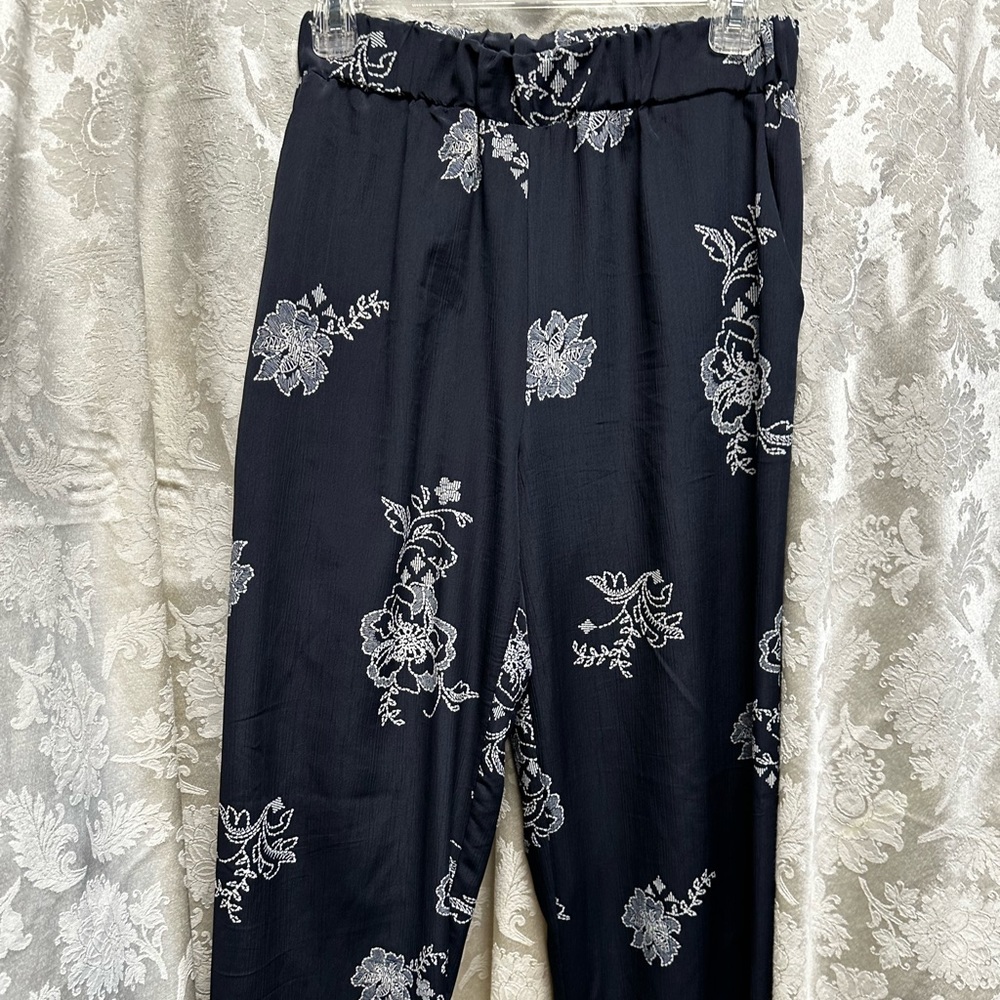 Xhilaration Long Navy blue printed pants
